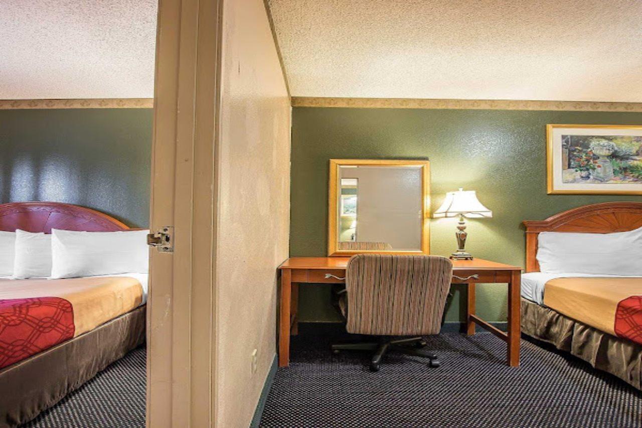 Econo Lodge Anaheim North Екстериор снимка