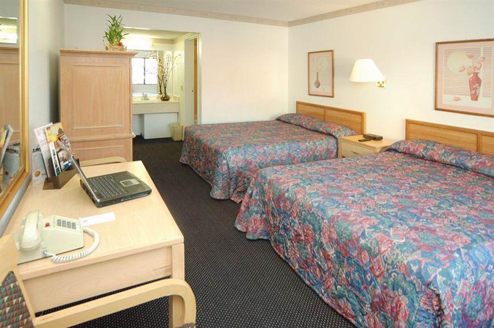 Econo Lodge Anaheim North Екстериор снимка