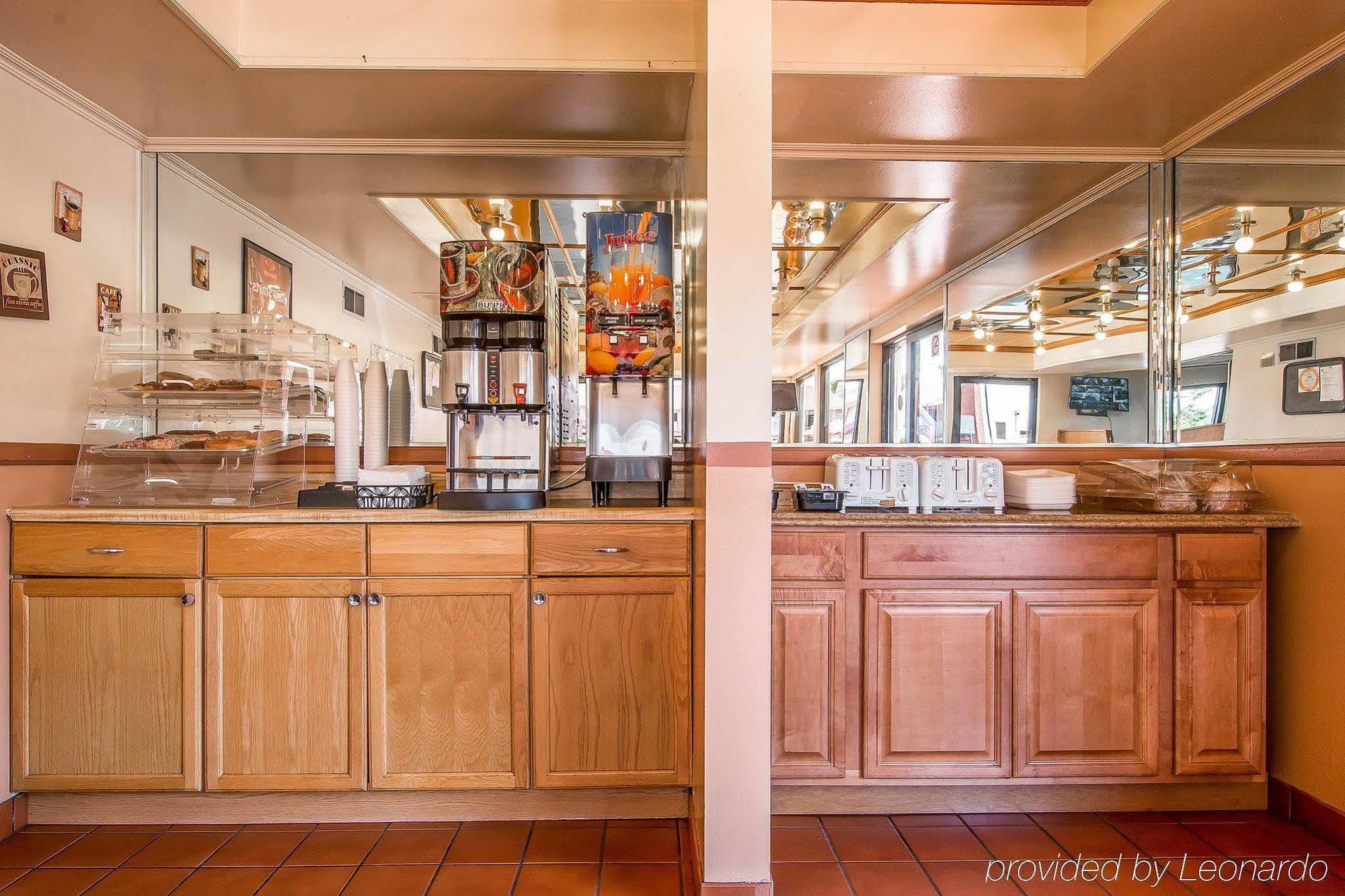 Econo Lodge Anaheim North Екстериор снимка