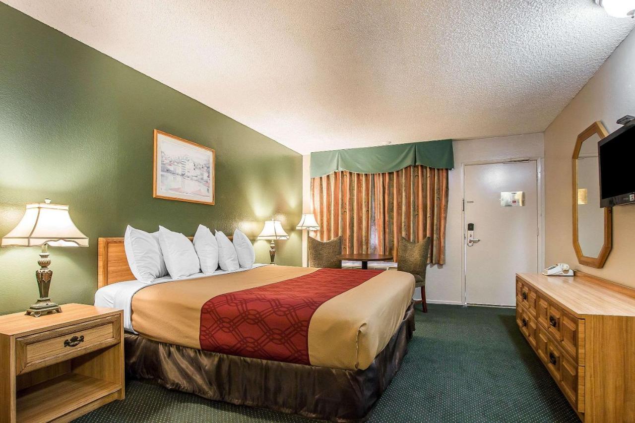 Econo Lodge Anaheim North Екстериор снимка