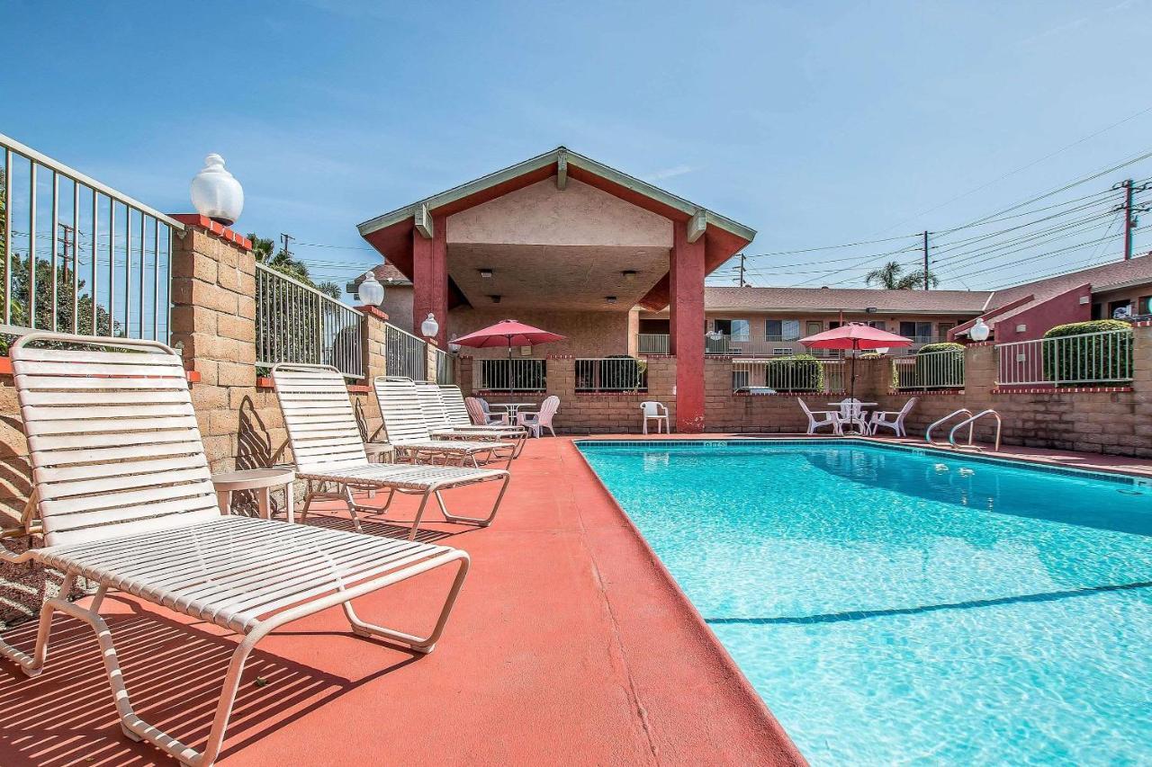Econo Lodge Anaheim North Екстериор снимка