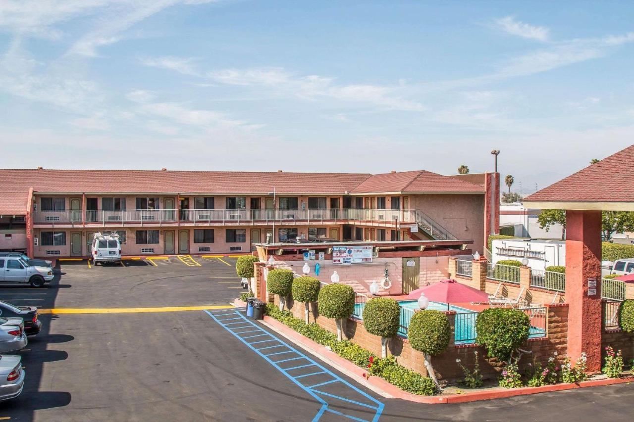 Econo Lodge Anaheim North Екстериор снимка